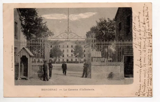 Thème VIE MILITAIRE CASERNE CPA 24 BERGERAC La caserne d'infanterie