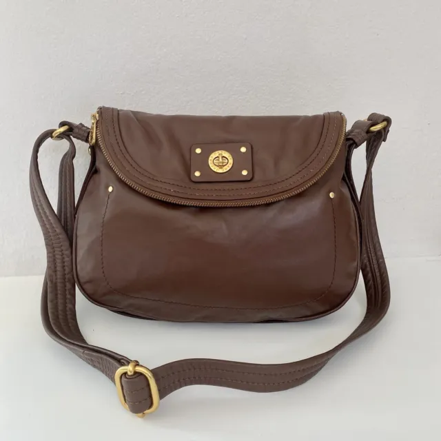 Marc Jacobs Crossbody Messenger Bag Brown Leather Magnetic Closure