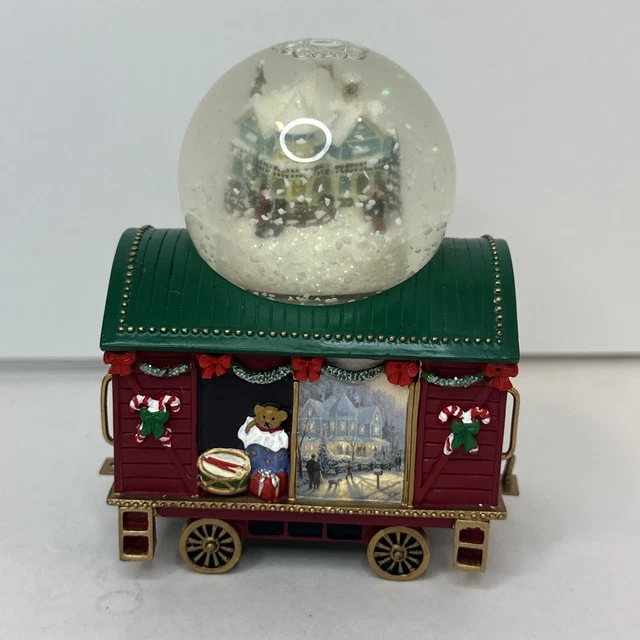 THOMAS KINKADE WONDERLAND Express Mini Snow Globe Train Home For The