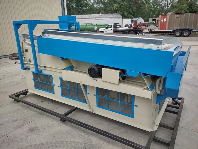 Froes Gravity Table seed cleaner (density separator Oliver )