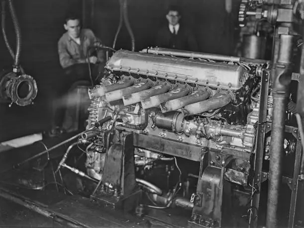 Rolls-Royce Merlin V-12 piston aero engine udergoes a test run - 1942 Old Photo