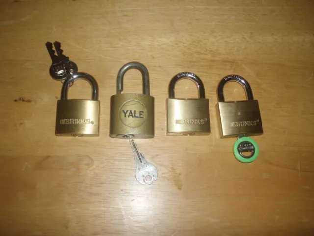 3 Brinks & 1 Yale Padlock  ( 4 } Total  With Keys   All Are  7/8 Shackle