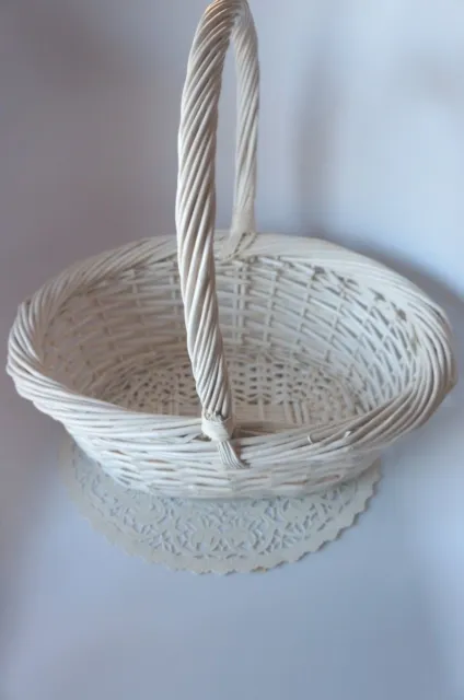 Nicely Shaped Oval White Woven Basket