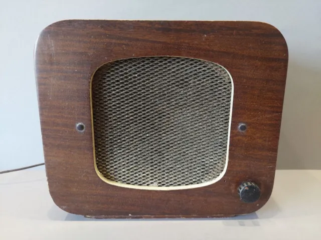 Unión Soviética Antiguo altavoz de radio Neva. URSS. Cuerpo de madera....