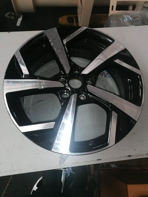 GENUINE NISSAN QASHQAI 19