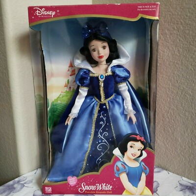 Disney Snow White 16 inch Porcelain Keepsake Doll 2003 Vintage Brass Key NIB
