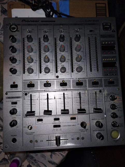 Pioneer DJM-600 Mixer