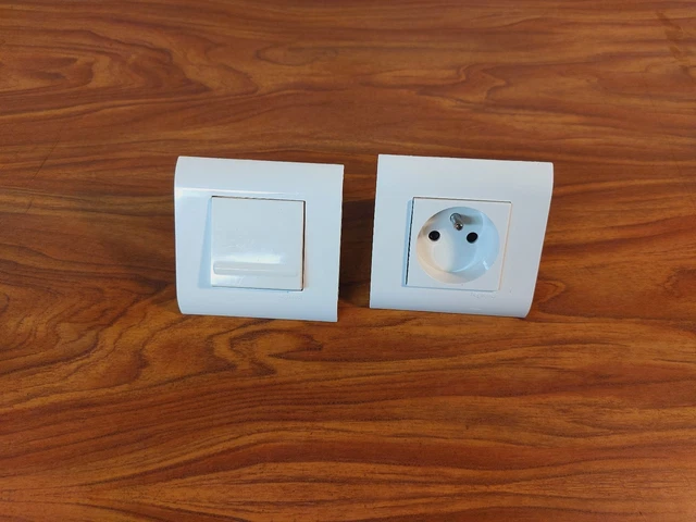 Lot De 4 Poussoirs Alu Pour Interrupteur Legrand Arnould - Occasion