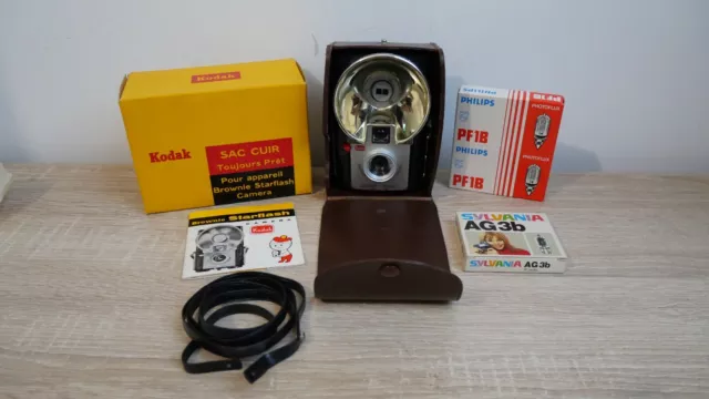 Appareil photo Vintage 1960 à 1962 : Kodak Brownie Starflash camera Complet