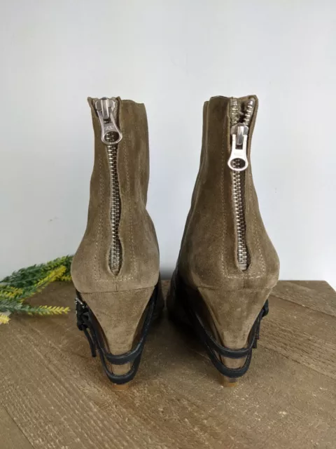 Elizabeth and James Reily Suede Wedge ankle booties taupe black harness sz 7.5 3