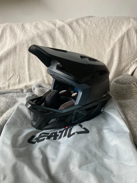 Leatt DBX 4.0 Full face Helmet