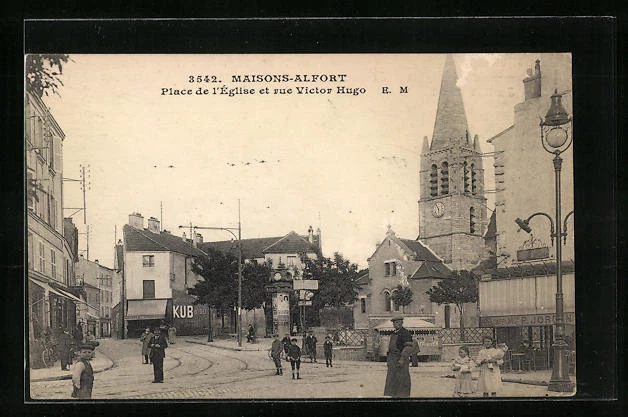 CPA Maisons-Alfort, Place de l'Église and Rue Victor Hugo