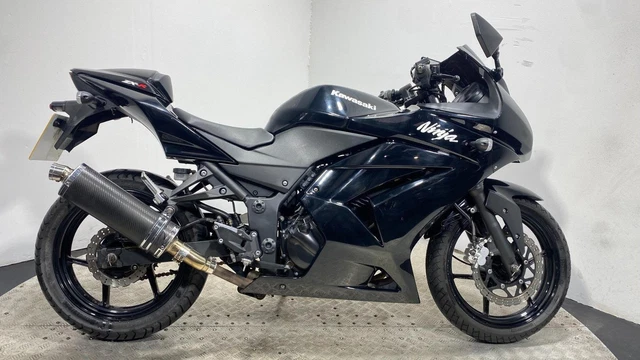 Kawasaki Ninja 250 EX GOOD RUNNING PROJECT BIKE SPARES OR REPAIR 250CC