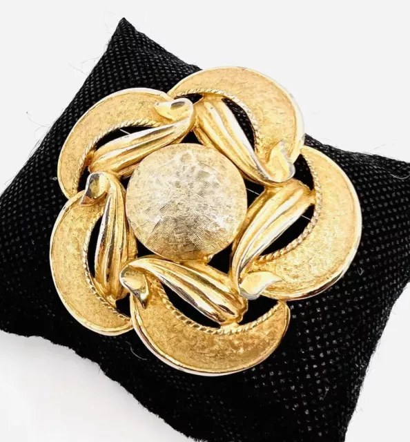 TORTOLANI Large Textured Gold Tone Brooch 2 1/4 Inch Signed Vintage Jewelry