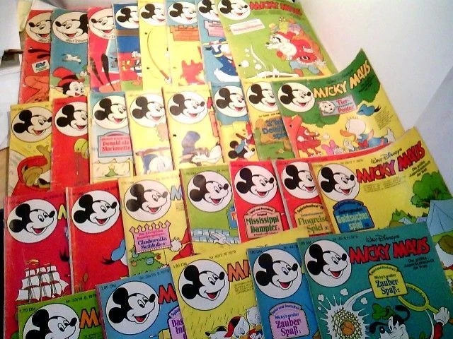 Konvolut bestehend aus 20 Heften, zum Thema: Walt Disneys Micky Maus. Die größte