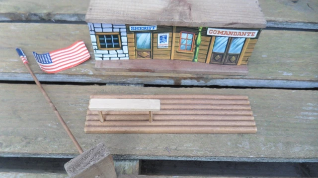 FORT EN BOIS Western Type Starlux avec Soldats US EUR 45,00 - FR