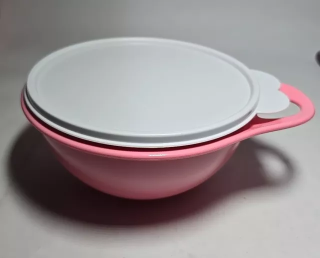 1 New Tupperware Thatsa Bowl Mini 6 Cup Mixing Bowl Soft Candy Pink & White