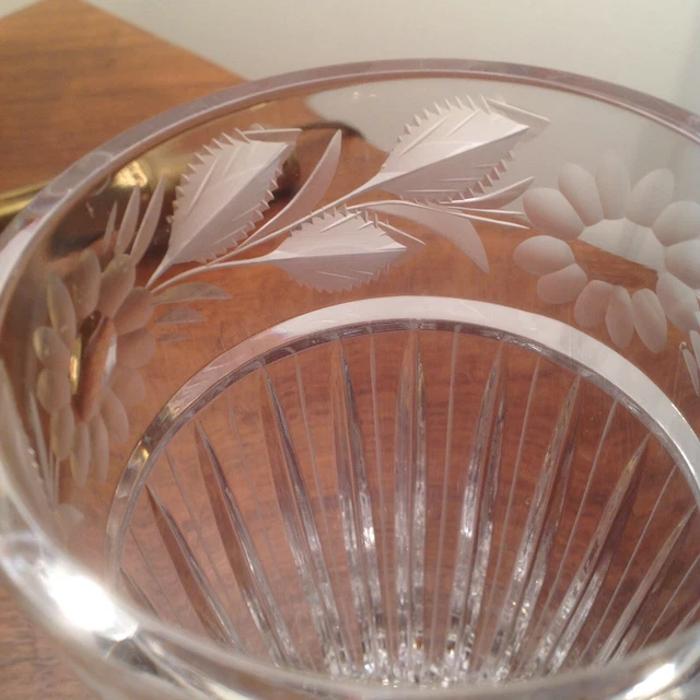 Vase en cristal taillé Art Déco