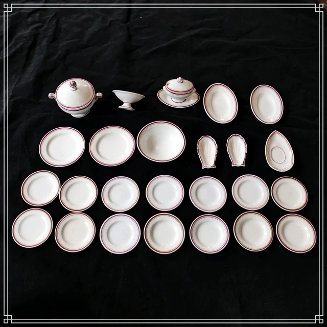 Ensemble de dînette ancienne pour mademoiselle et son bébé - brocante