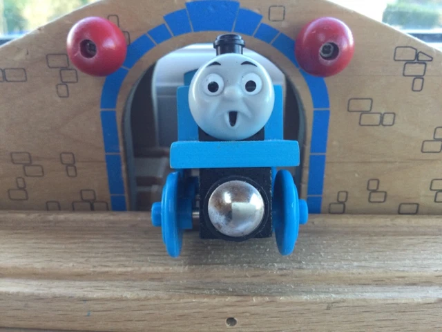 THOMAS THE TANK Engine & Friends Wooden Rare Surprised Face Thomas ...