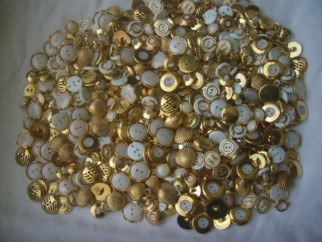 CLEARANCE  JOB LOT ASSORTED MIXED GOLD /WHITE BUTTONS  APP 350 gr  FREE P&P