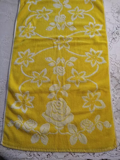 Vintage Sculpted Yellow Roses Reversible Bath Towel 18" x 37"