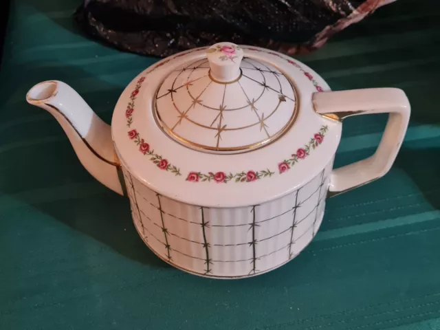 Large Vintage Sadler Pink Rose Bud Chintz Rose Gold Trellis Floral  Tea Pot