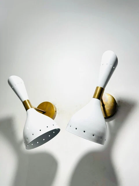 Lámpara de aplique de pared de latón de mediados de siglo blanco accesorios...