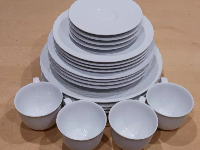 SASAKI "WINGS" 20 pc Dinner Set.