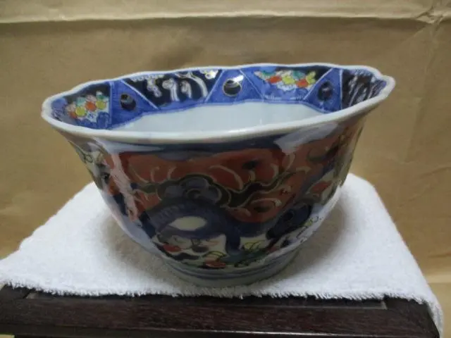 Old Imari Colored Pot P50-1