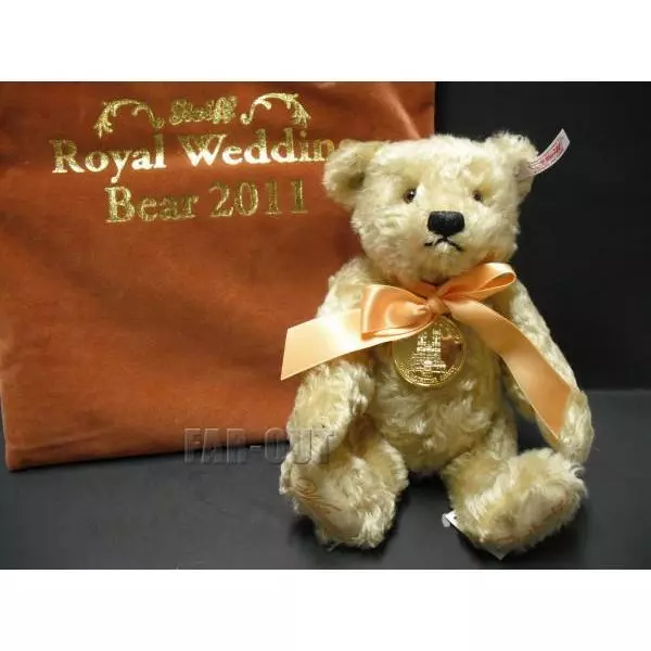 Steiff Teddy Bear Plush: British Royal Family Prince William & Queen Catherine