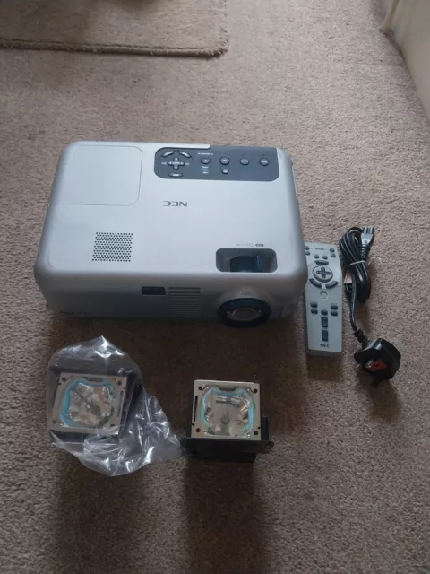 Projector Brand New And Unused / NEC VT560 Projector