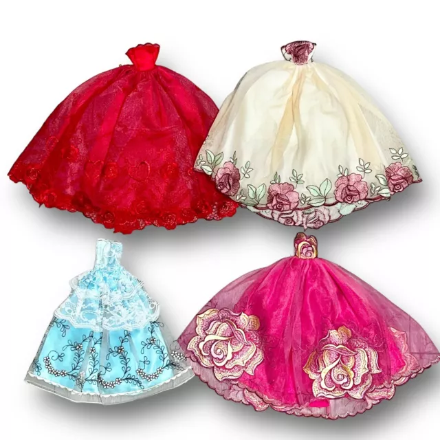 Pacchetto vestiti Dolly: 4 bellissimi abiti da ballo vintage fiabeschi principessa