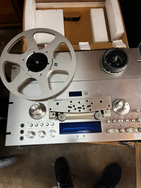 Pioneer RT-909 Reel to Reel Tape Deck. NO REELS OR HUBS