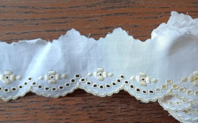 Ancienne broderie Anglaise, dentelle - linge ancien