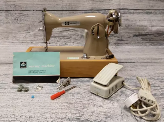 Janome Sewing Machine With Pedal. Vintage 71-350 - Model 701 - Tested And  Works