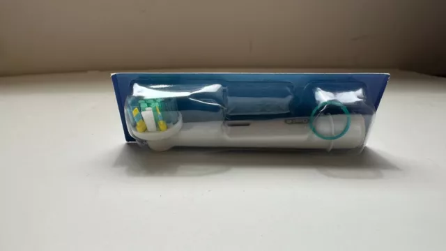 Oral-B 4704132-00 Replacement Electric Toothbrush Head NEW