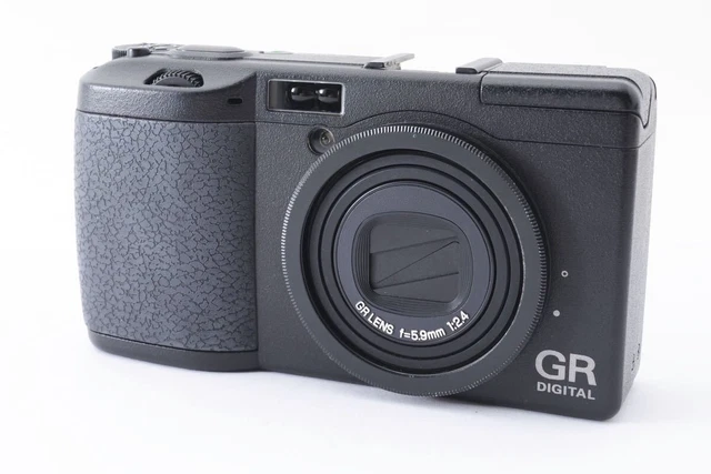Ricoh GR DIGITAL Compact Digital Camera 8.1MP good condition 2