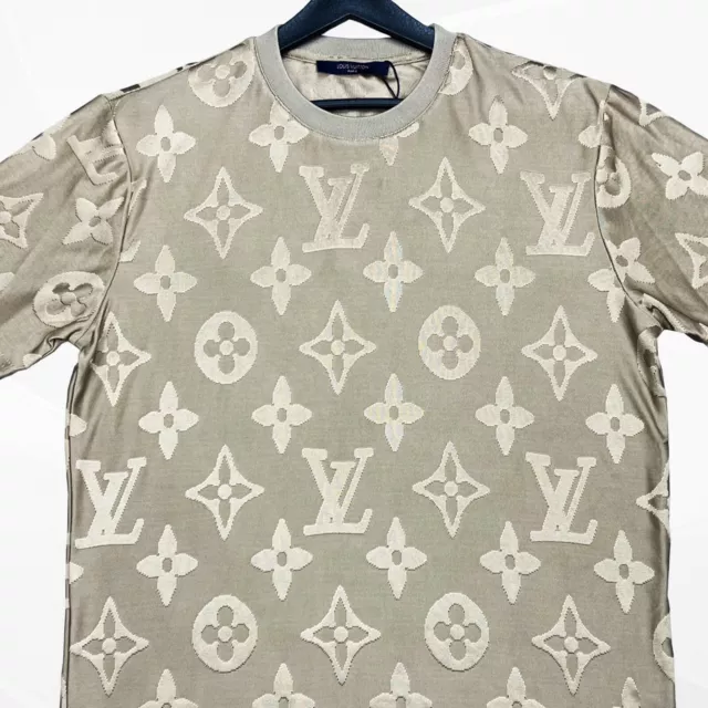 LV x YK Fish Patch Buckle Sleeve T-Shirt - Ready-to-Wear 1AB86G