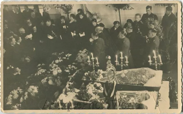 Double funeral caskets mourners rare antique post mortem photo