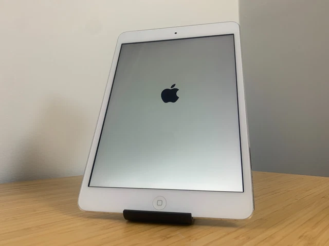 APPLE IPAD MINI 4 16GB, Wi-Fi, 7.9in - Gold (AU Stock) - FREE 