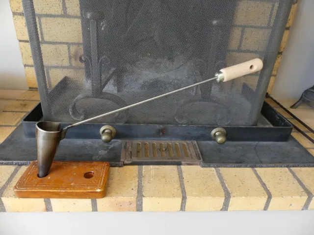 FLAMBADOU SPÉCIAL COURT grill a charbon. Manche fer + bois 60cm  charcoal grill