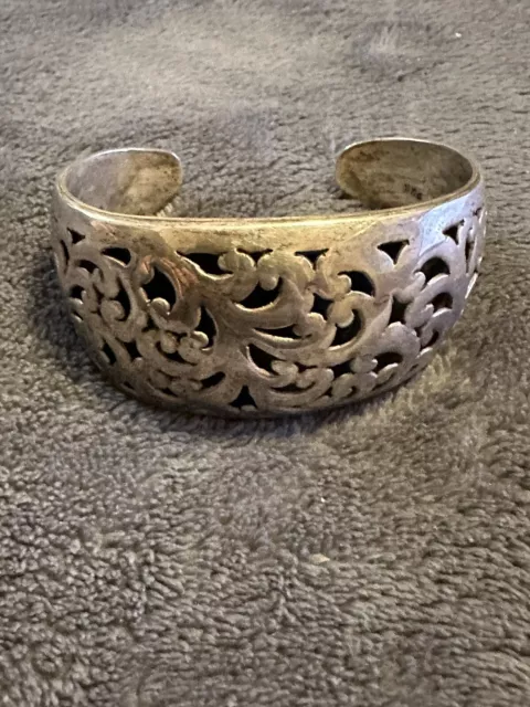 BIG-LOIS HILL Solid Sterling Silver Cuff Bracelet 46.7 grams! BIG-LOIS HILL Solid Sterling Silver Cuff Bracelet 46.7 grams!