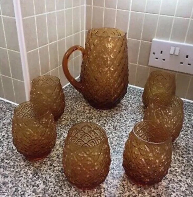 Large 2 litre pitcher jug + 6 matching glasses. Lovely reddish cranberry colour