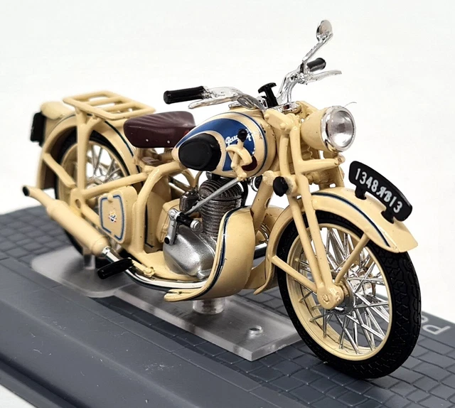 Ixo 1/24 - Peugeot 55GL 1951 + Plinth Model appx 8cms Motorbike