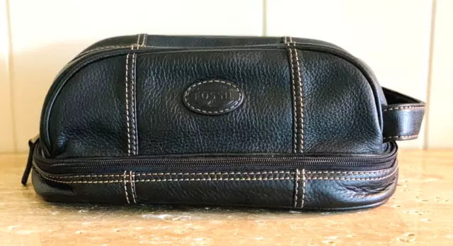 Fossil Black Genuine Leather Zip Two Compartments Case Toiletry Shaving Kit Fossil Black Genuine Leather Zip Two Compartments Case Toiletry Shaving Kit
