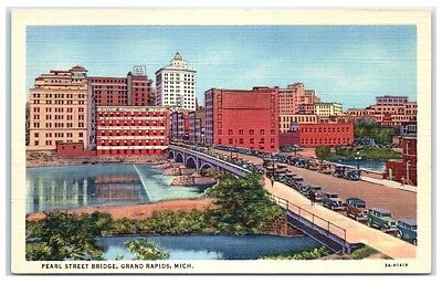 Mid-1900s Pearl Street Bridge, Grand Rapids, MI Postcard