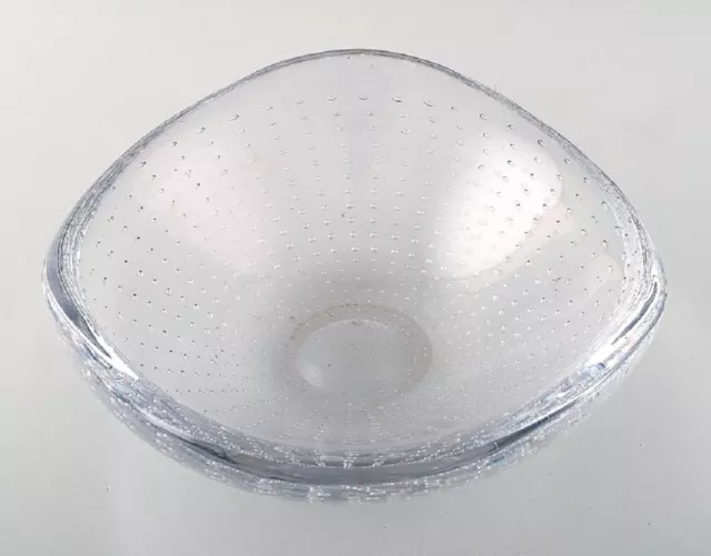 Signed Kosta Boda, Vicke Lindstrand Art Glass bowl. Sweden mid. 20 c.