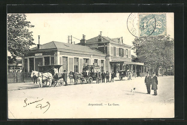 CPA Argenteuil, La Gare, attelages halten vor dem La Gare