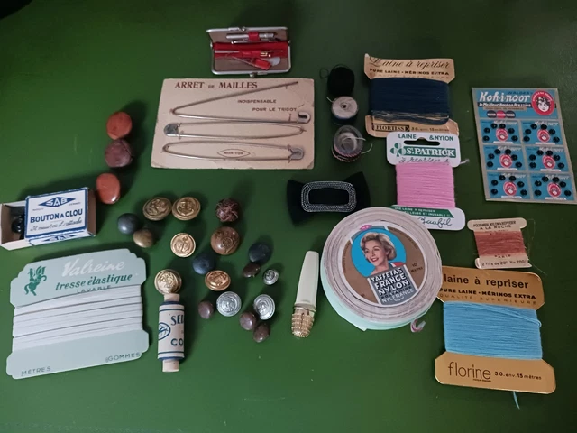 Nécessaire à Couture Voyage D.M.C Cheval Vert – Kit Ancien, Fabrication Française, Beige